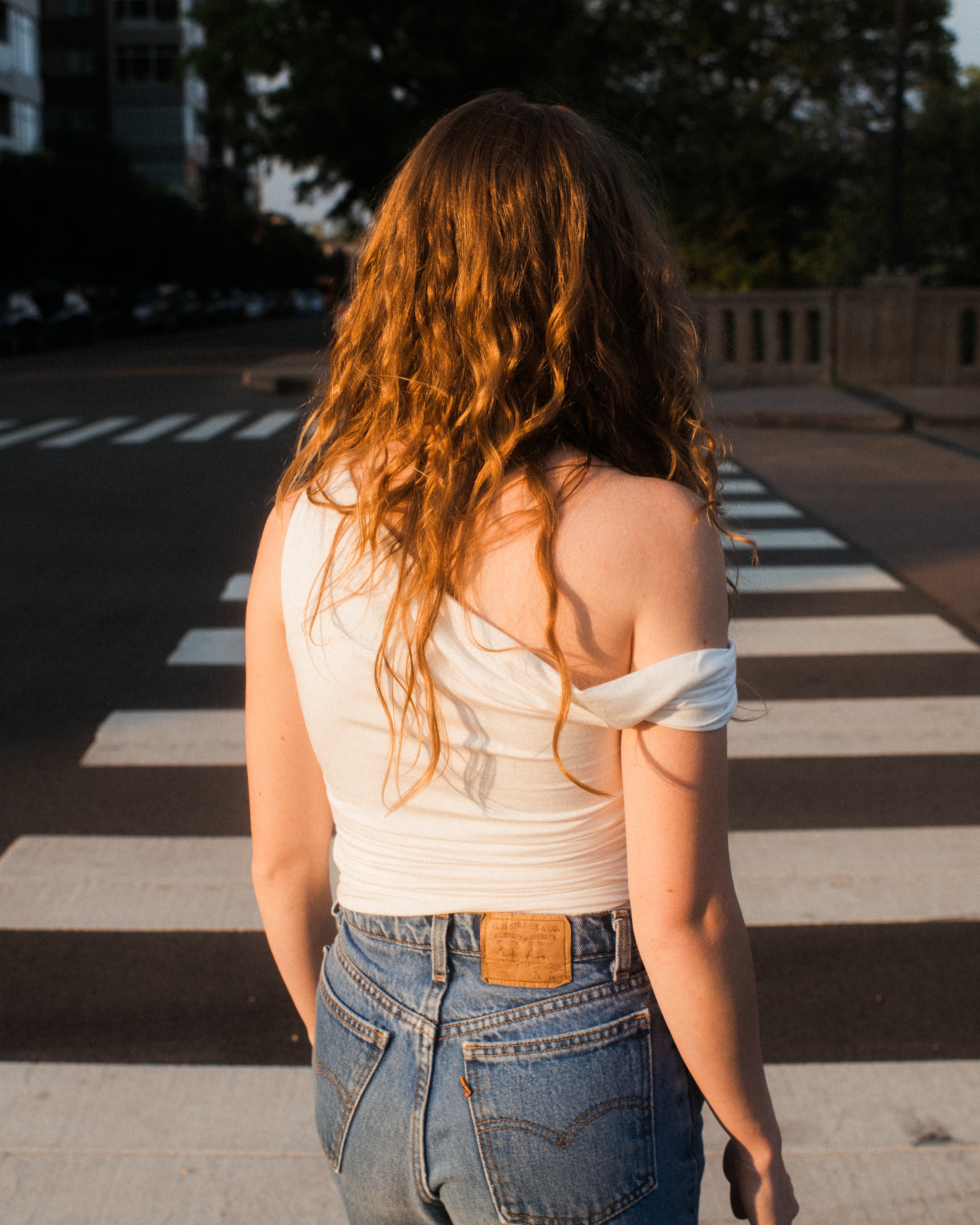 reed top in white on model
