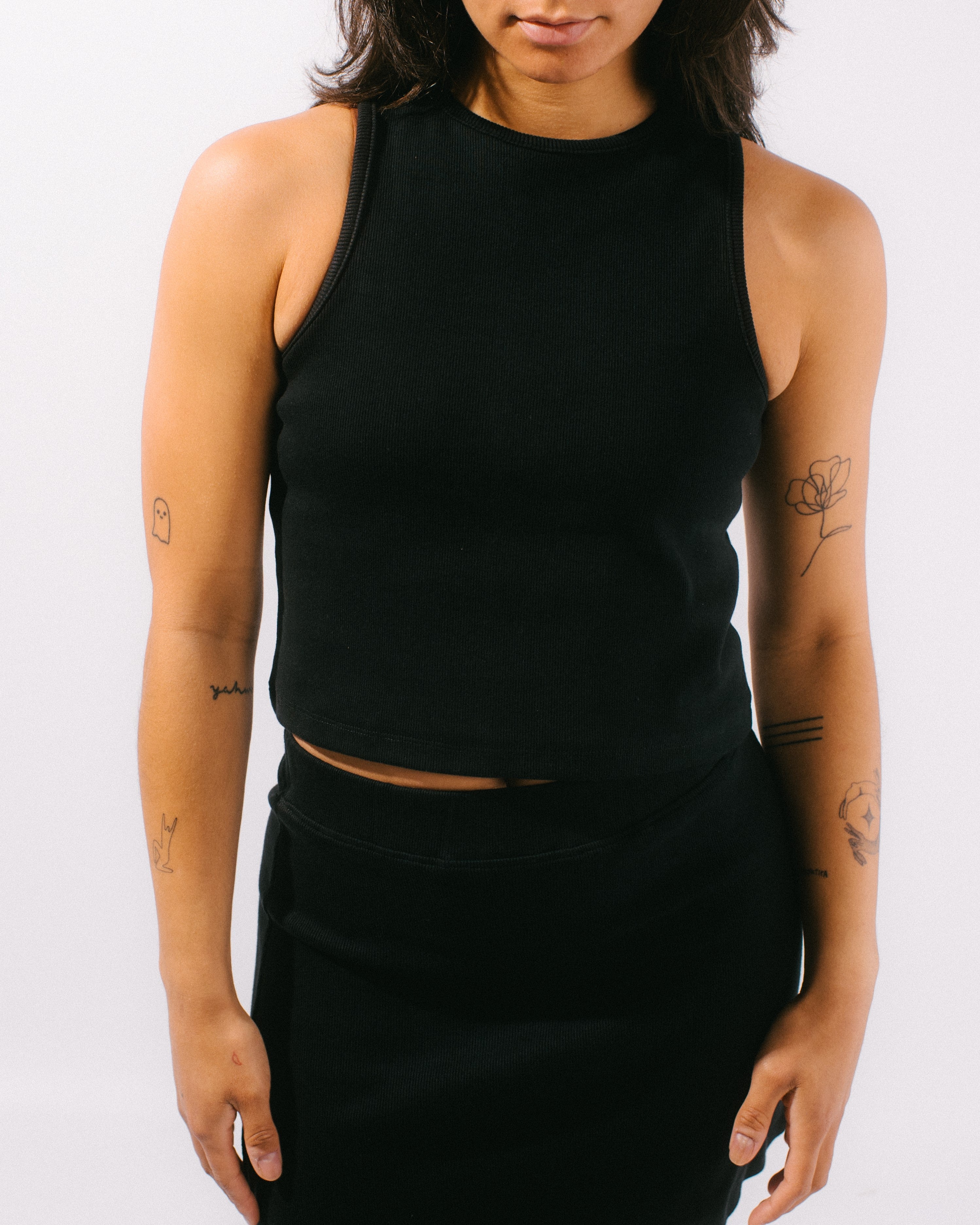 close up of ribbed tank on body